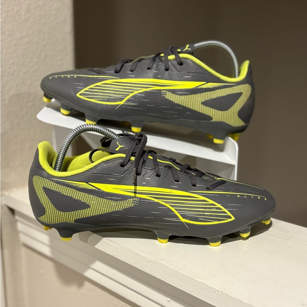 PUMA Ultra 5 Play Firm Soccer Cleat Matte Aged Silver And Yellow Mens Size 9